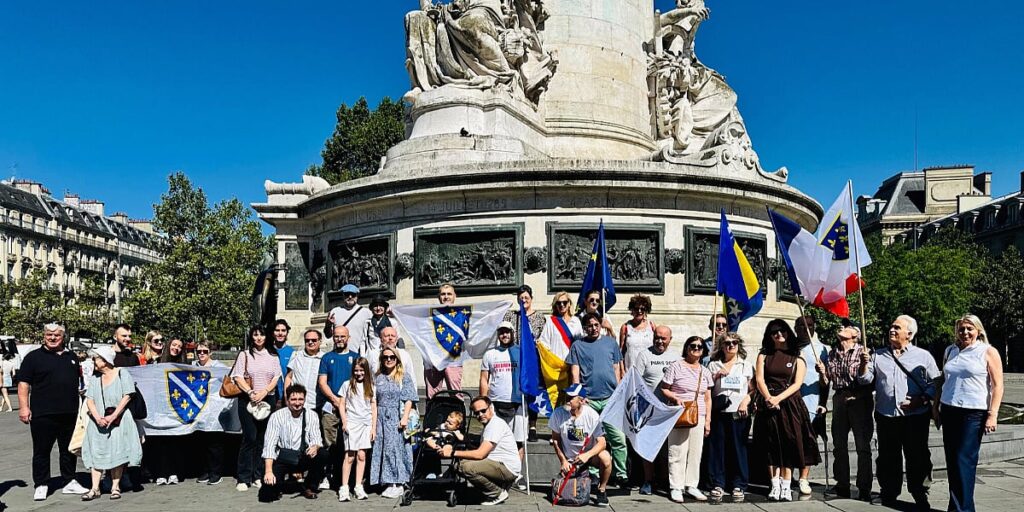 U Parizu održan Marš mira i komemoracija povodom godišnjice genocida u Srebrenici
