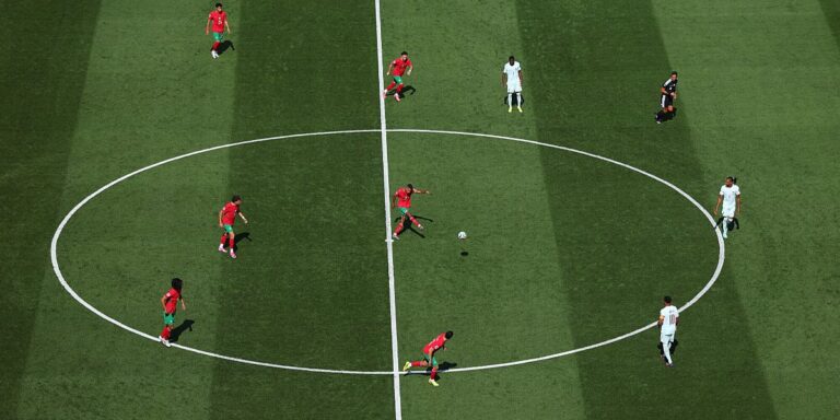 Uživo / Francuska – Maroko 0:0: Mbappe šutirao katastrofalno, Bono mu uhvatio “živu” loptu i spasio Maroko Uživo / Francuska - Maroko 0:0: Mbappe šutirao katastrofalno, Bono mu uhvatio "živu" loptu i spasio Maroko