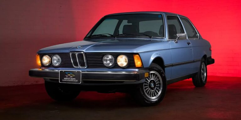 BMW E21 iz 1977. godine prešao je samo 14.500 kilometara BMW E21 iz 1977. godine prešao je samo 14.500 kilometara