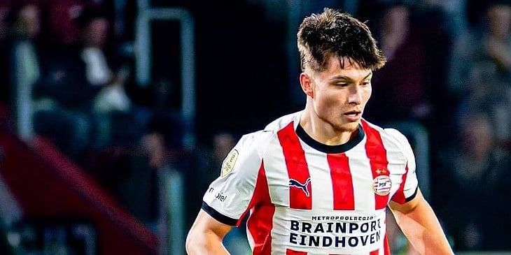 Bajraktarević nije dobio ni minut za igru u velikom kiksu PSV-a Bajraktarević nije dobio ni minut za igru u velikom kiksu PSV-a