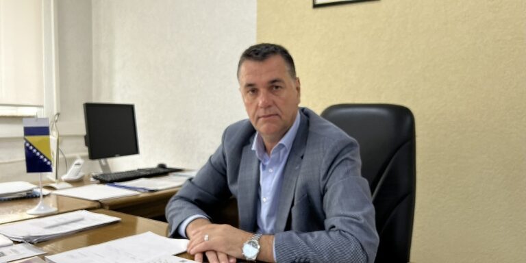 Bivši načelnik Banovića Bego Gutić prvostepeno oslobođen optužbi za trgovinu utjecajem i političku korupciju Bivši načelnik Banovića Bego Gutić prvostepeno oslobođen optužbi za trgovinu utjecajem i političku korupciju