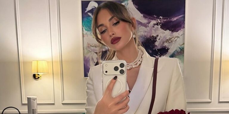 Emina Jahović pokradena u Istanbulu, ostala bez brendirane garderobe vrijedne više od 50.000 eura Emina Jahović pokradena u Istanbulu, ostala bez brendirane garderobe vrijedne više od 50.000 eura