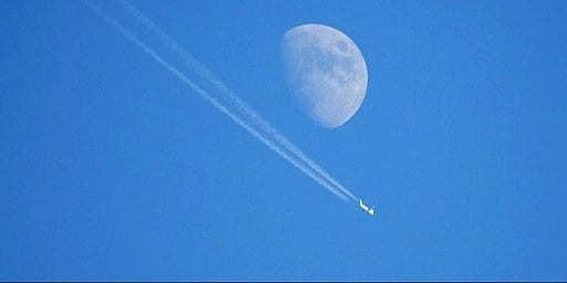 Google pokušava riješiti problem kondenzacijskih tragova aviona pomoću umjetne inteligencije Google pokušava riješiti problem kondenzacijskih tragova aviona pomoću umjetne inteligencije