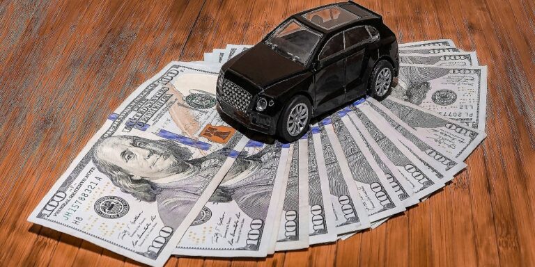 Građani se masovno zadužuju za automobile koji nikad nisu bili skuplji Građani se masovno zadužuju za automobile koji nikad nisu bili skuplji