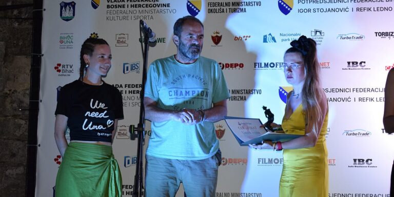 Grand Prix osvojio film “Ej salaši” Maje Uzelac Grand Prix osvojio film "Ej salaši" Maje Uzelac