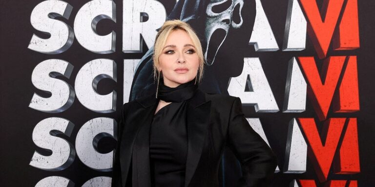 Hayden Panettiere sa 16 godina dobijala “pilule za sreću” za crveni tepih Hayden Panettiere sa 16 godina dobijala "pilule za sreću" za crveni tepih