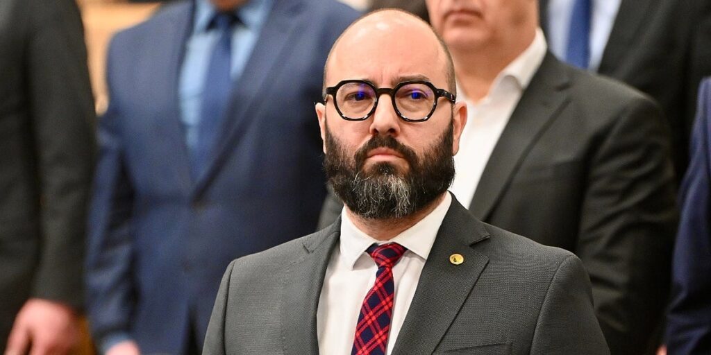 Hoće li maneken od glavnog tužioca početi primjenjivati zakon? Hoće li maneken od glavnog tužioca početi primjenjivati zakon?