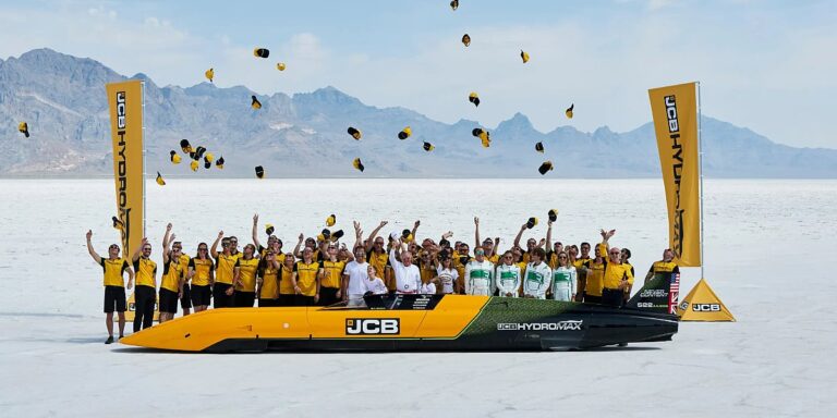 JCB Hydromax postavio rekord s prosječnom brzinom od 654 km/h