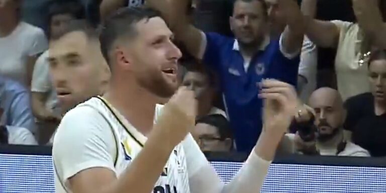 Jusuf Nurkić simpatičnom gestikulacijom “provocirao” Italijane, FIBA ga objavila na zvaničnoj stranici Jusuf Nurkić simpatičnom gestikulacijom "provocirao" Italijane, FIBA ga objavila na zvaničnoj stranici