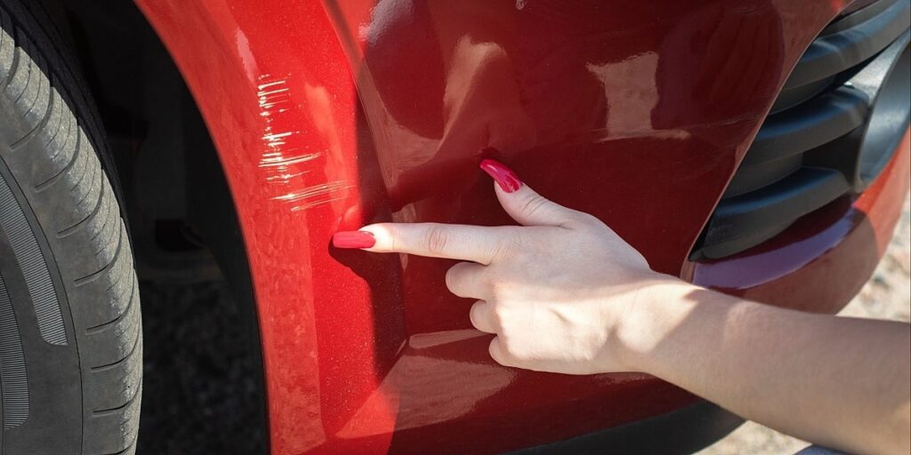 Kako ukloniti manje ogrebotine s automobila u kućnoj radinosti bez oštećenja laka Kako ukloniti manje ogrebotine s automobila u kućnoj radinosti bez oštećenja laka