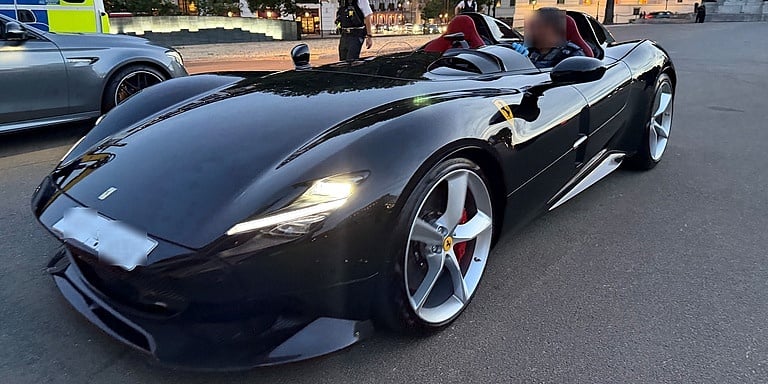 Londonska policija zaplijenila Ferrari vrijedan 3,7 miliona funti Londonska policija zaplijenila Ferrari vrijedan 3,7 miliona funti