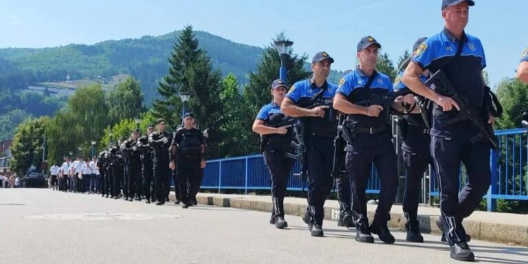 MUP Kantona Sarajevo dodjeljuje taktičke uniforme službenicima MUP-a BPK MUP Kantona Sarajevo dodjeljuje taktičke uniforme službenicima MUP-a BPK