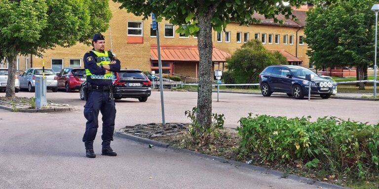 Muškarac mačem ranio nekoliko osoba u školi