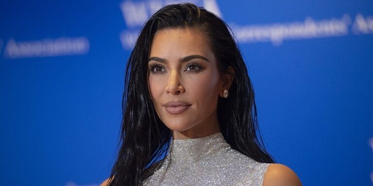 Muškarac upao na imanje Kim Kardashian i ukrao automobil zaposlenika, policija ga ubrzo uhapsila Muškarac upao na imanje Kim Kardashian i ukrao automobil zaposlenika, policija ga ubrzo uhapsila
