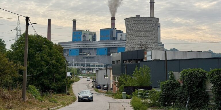 Nakon ekološkog incidenta u Termoelektrani Tuzla zatražena provjera da li je spaljivan i kancerogeni materijal Nakon ekološkog incidenta u Termoelektrani Tuzla zatražena provjera da li je spaljivan i kancerogeni materijal