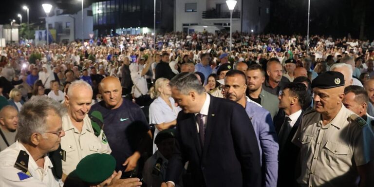 Neprijatelji države ne vole da nas vide masovno okupljene
