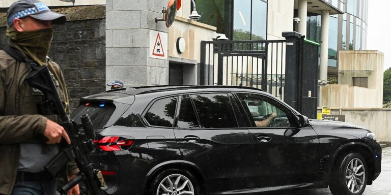Održano prvo ročište Danielu Kinahanu u Irskoj: Pogledajte nevjerovatne mjere obezbjeđenja Održano prvo ročište Danielu Kinahanu u Irskoj: Pogledajte nevjerovatne mjere obezbjeđenja