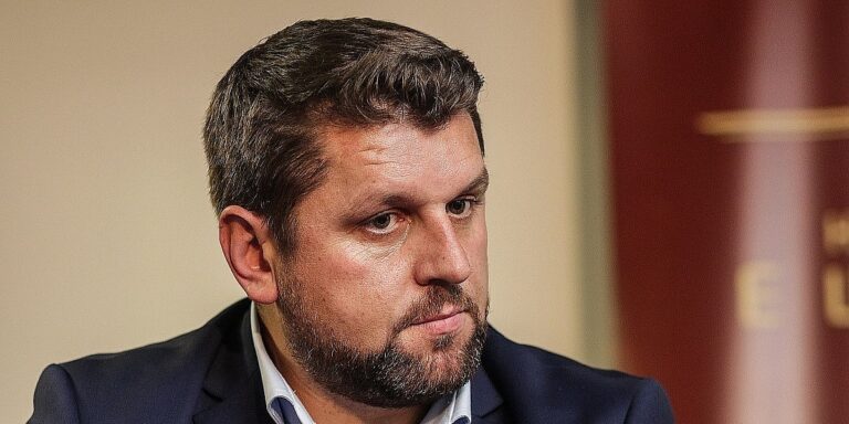 Ogorčen sam što je Mladić dočekao starost, a njegove žrtve nisu ni naredno jutro Ogorčen sam što je Mladić dočekao starost, a njegove žrtve nisu ni naredno jutro