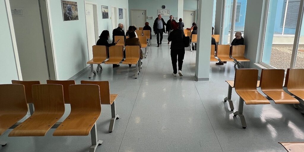 Povratnicima prijeti problem sa zdravstvenom zaštitom, UKC Tuzla ostaje bez novca za njihovo liječenje