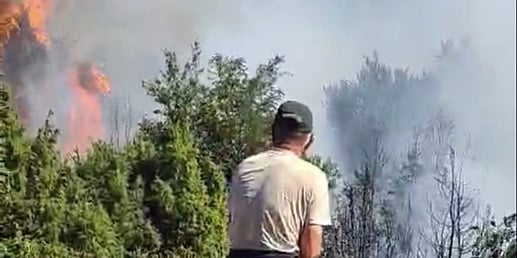 Požar na Vranovini se širi, zbog minskih polja nemoguće ga je gasiti sa zemlje Požar na Vranovini se širi, zbog minskih polja nemoguće ga je gasiti sa zemlje