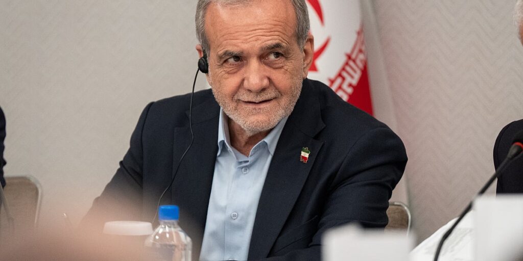 Predsjednik Irana brani sporazum sa SAD-om dok Teheran prijeti odgovorom susjedima Predsjednik Irana brani sporazum sa SAD-om dok Teheran prijeti odgovorom susjedima