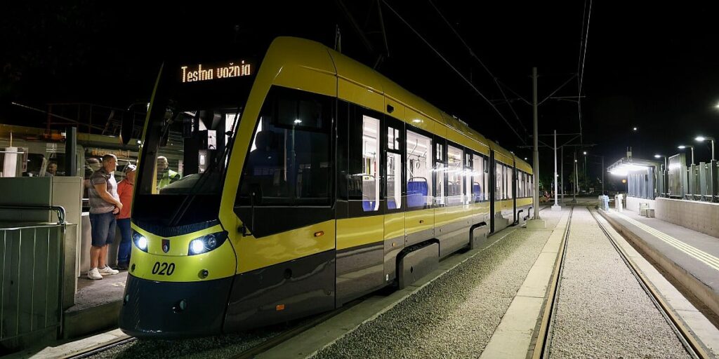 Prvi tramvaj došao do Hrasnice Prvi tramvaj došao do Hrasnice