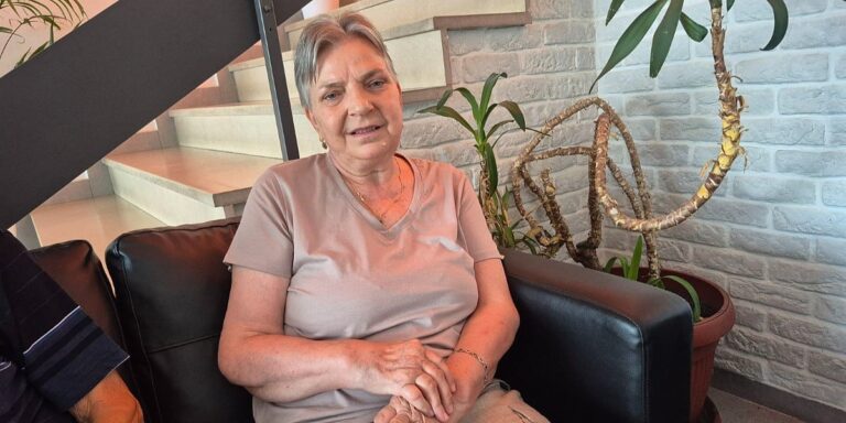 Sakuplja se novac za liječenje Nazije koja se 45 godina bori s reumatoidnim artritisom Sakuplja se novac za liječenje Nazije koja se 45 godina bori s reumatoidnim artritisom