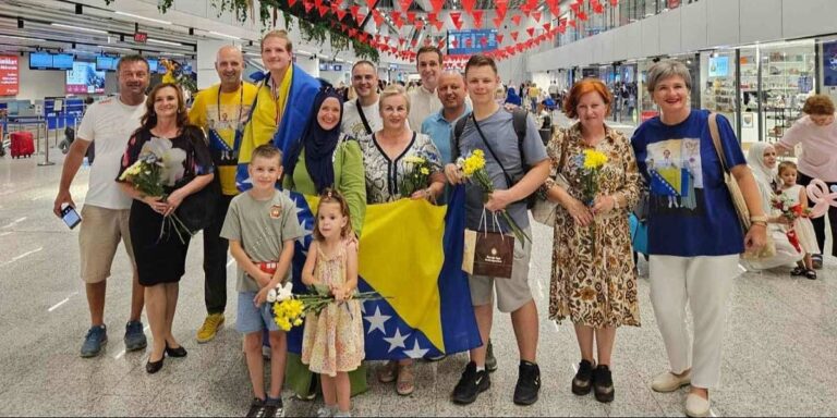 Srebro za BiH zahvaljujući sarajevskom gimnazijalcu Murisu Čerkezu Srebro za BiH zahvaljujući sarajevskom gimnazijalcu Murisu Čerkezu