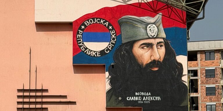 U Istočnom Novom Sarajevu oslikan mural s likom četnika Slavka Aleksića U Istočnom Novom Sarajevu oslikan mural s likom četnika Slavke Aleksića