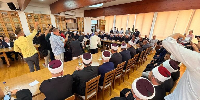 U Novom Pazaru potpisana Povelja o jedinstvenoj Islamskoj zajednici U Novom Pazaru potpisana Povelja o jedinstvenoj Islamskoj zajednici