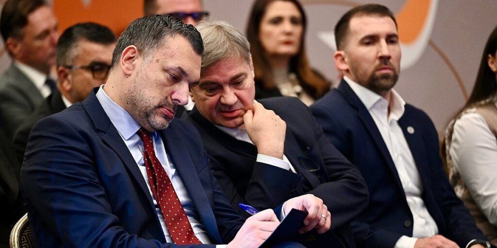 U Sarajevu Konaković prvi, a Zvizdić treći, Čavalić u Tuzli predvodi listu za Parlament FBiH U Sarajevu Konaković prvi, a Zvizdić treći, Čavalić u Tuzli predvodi listu za Parlament FBiH