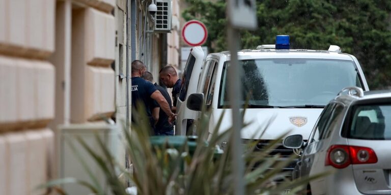 Uhapšena četvorka priznala podmetanje požara kod Zadra, razotkrili ih savjesni građani Uhapšena četvorka priznala podmetanje požara kod Zadra, razotkrili ih savjesni građani