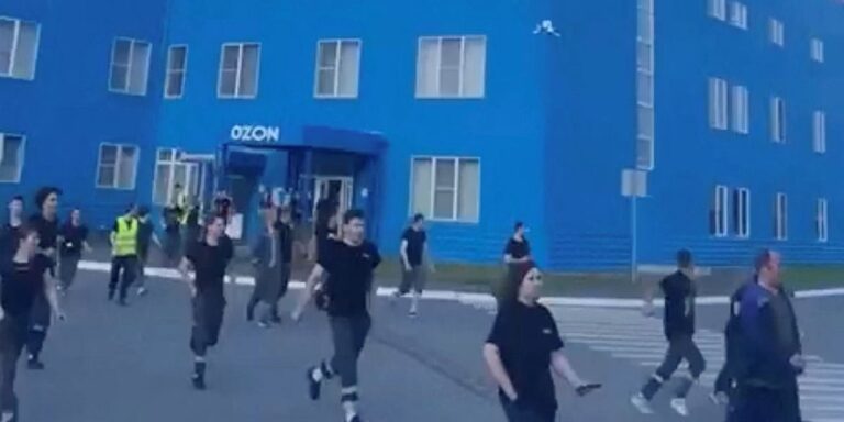 Ukrajina dronovima napala ruski grad Nižnjekamsk, ubijeno 12 ljudi, a 39 povrijeđenih Ukrajina dronovima napala ruski grad Nižnjekamsk, ubijeno 12 ljudi, a 39 povrijeđenih