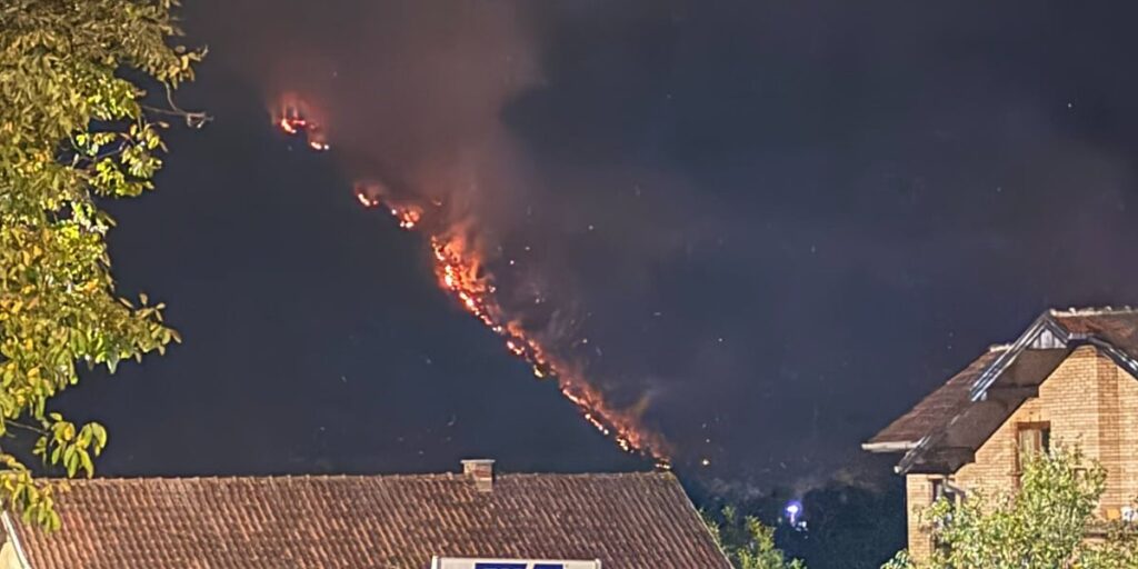 Vatrogasci tokom noći gasili vatru oko trafostanice Vatrogasci tokom noći gasili vatru oko trafostanice
