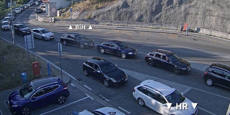 Već formirane duge kolone vozila na bh. graničnim prijelazima, na nekoliko njih se čeka duže od pola sata