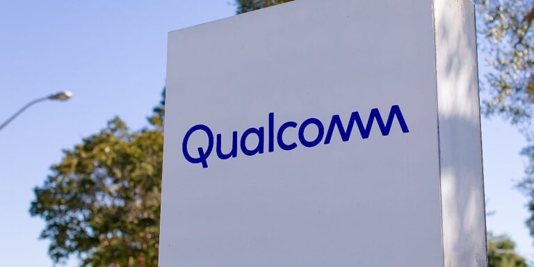 Vijetnam pozvao Qualcomm i Samsung da prošire ulaganja u AI i poluprovodnike Vijetnam pozvao Qualcomm i Samsung da prošire ulaganja u AI i poluprovodnike