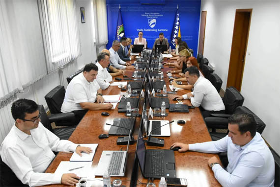 Vlada TK osigurala po 100 KM za 39.043 penzionera Vlada TK osigurala po 100 KM za 39.043 penzionera