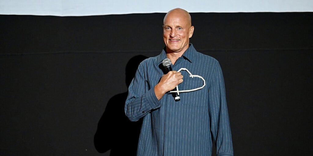 Woody Harrelson dobio Počasno srce Sarajeva i sjeo da s publikom pogleda “Welcome to Sarajevo” Woody Harrelson dobio Počasno srce Sarajeva i sjeo da s publikom pogleda "Welcome to Sarajevo"