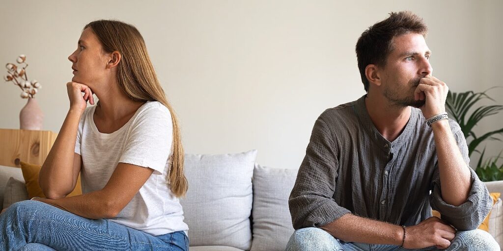 Zašto se partneri počinju ponašati kao cimeri? Jedan znak posebno otkriva problem