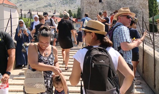 BiH u prvih sedam mjeseci posjetilo skoro 1,1 milion turista BiH u prvih sedam mjeseci posjetilo skoro 1,1 milion turista