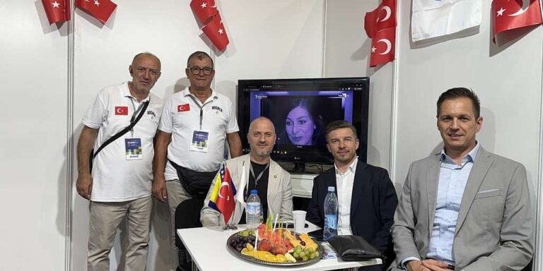 Čuvaju bosanski jezik i tradiciju gotovo 140 godina Čuvaju bosanski jezik i tradiciju gotovo 140 godina