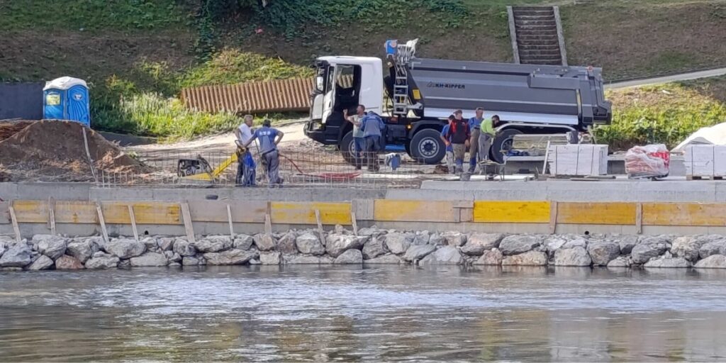Da li Banja Luka uređuje svoju rijeku ili joj mijenja lice?