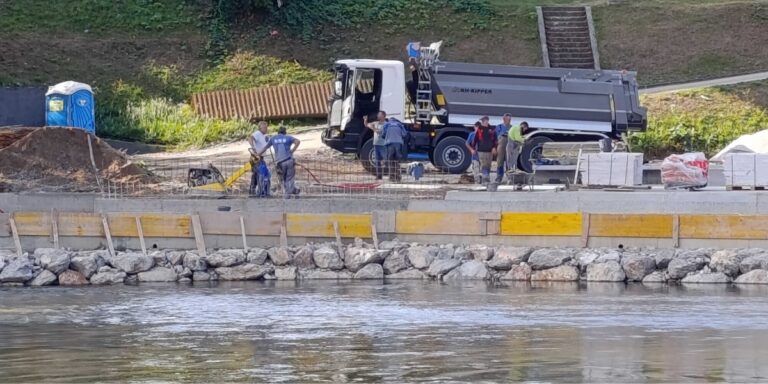 Da li Banja Luka uređuje svoju rijeku ili joj mijenja lice?