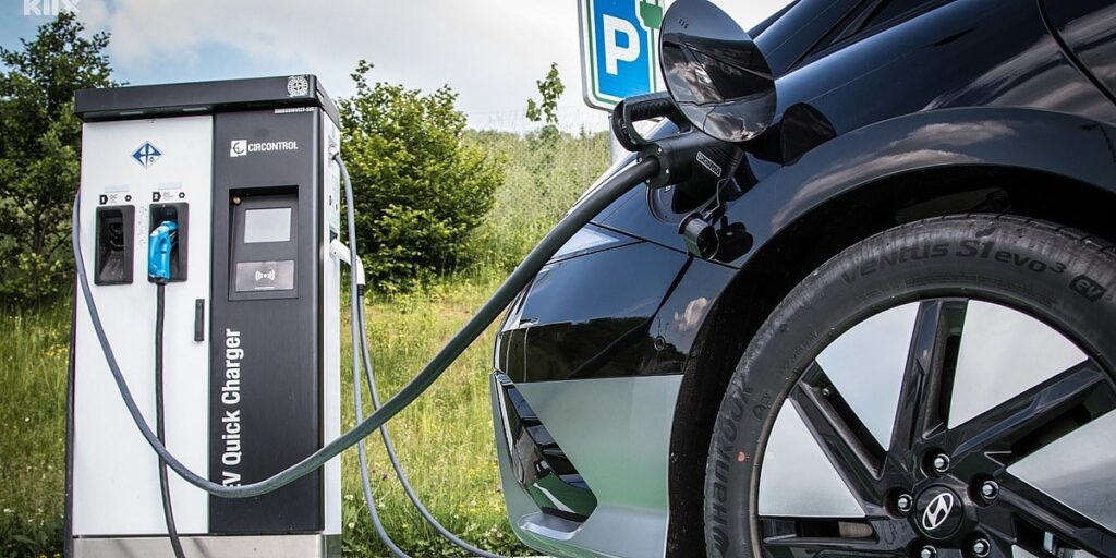 Dostupne subvencije za kupovinu električnih i hibridnih vozila u Federaciji BiH
