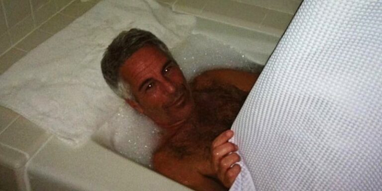 "Epstein je tjerao asistente da snimaju golu djecu i plaćao im za fotografije"