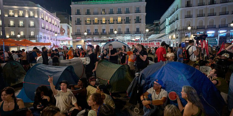 Hiljade ljudi na protestima zbog stambene krize