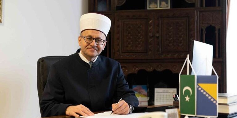 Islamska zajednica ostaje snažan moralni glas svog naroda tamo gdje drugi šute Islamska zajednica ostaje snažan moralni glas svog naroda tamo gdje drugi šute
