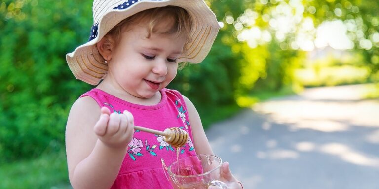 Kada je pravo vrijeme za uvođenje meda u ishranu bebe