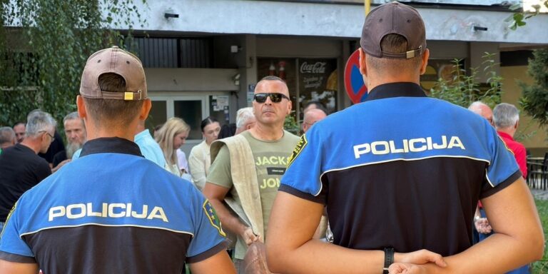 Kako je kriminal zagrizao i među policijske redove u Tuzlanskom kantonu Kako je kriminal zagrizao i među policijske redove u Tuzlanskom kantonu