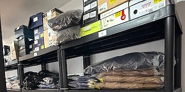 Na području Banje Luke zaplijenjena krijumčarena roba vrijedna 338.000 KM, oduzet donji veš, torbice, majice… Na području Banje Luke zaplijenjena krijumčarena roba vrijedna 338.000 KM, oduzet donji veš, torbice, majice...